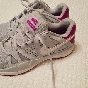New womens Nike shoes size 7.5